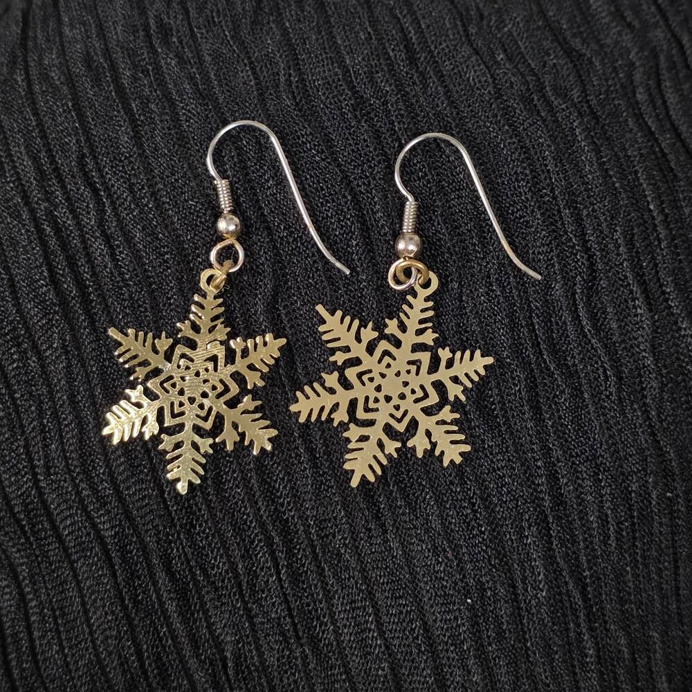 Vintage Gold Tone Snowflake Dangle Earrings Christmas Winter Holiday Pierced